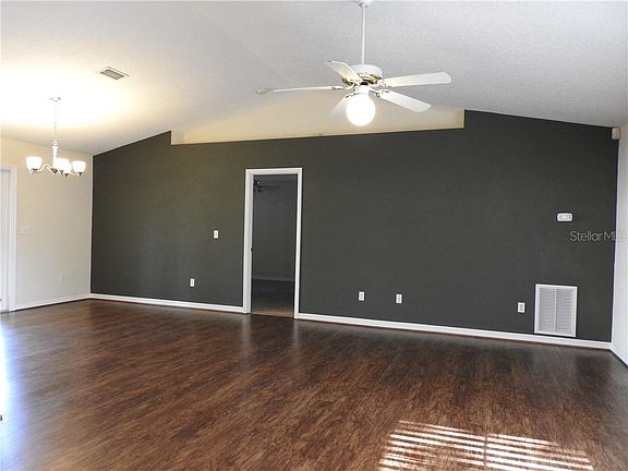 5th image of 35040 Queens Way