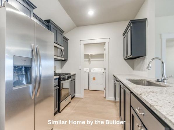 1630 Highland Loop