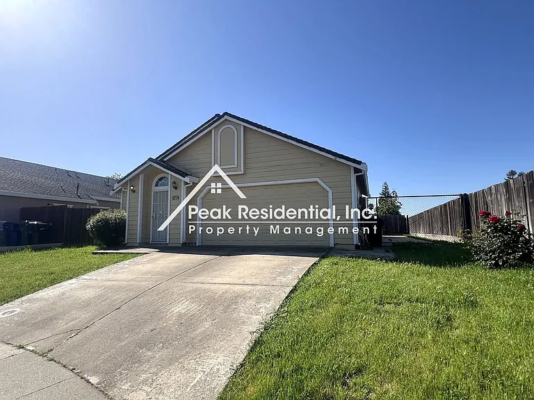 8274 Golden Park Ct — Photo 2