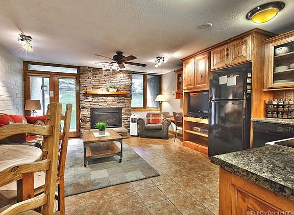 5th image of 1657 Park Ave #213