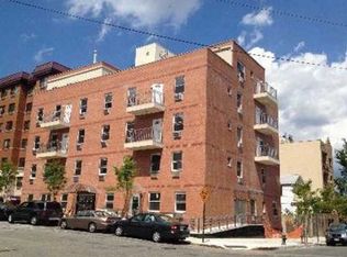 71-77 159th St #2E, Fresh Meadows, NY 11365