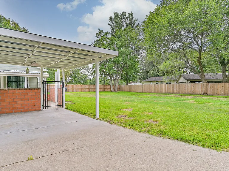 5220 Krueger Dr — Photo 14