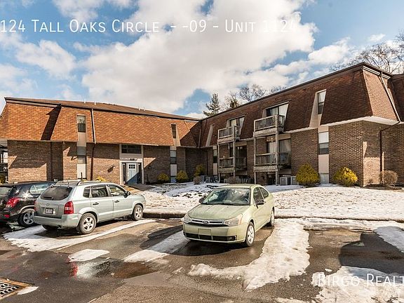 3rd image of 1124 Tall Oaks Cir #9