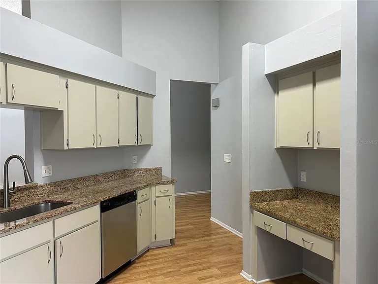 8718 Imperial Ct — Photo 3
