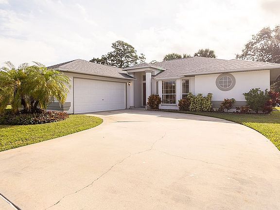 3rd image of 170 Joy Haven Dr