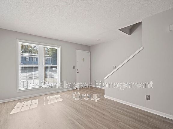 2nd image of 3614 Peppertree Ln