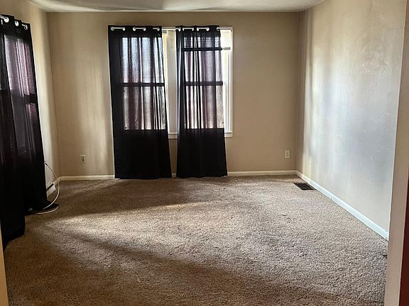 2nd image of 914 8th Ave S #3
