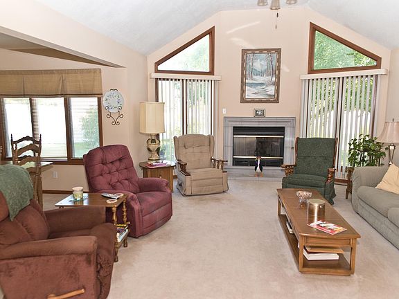 2nd image of 1554 Sprucewood Ct