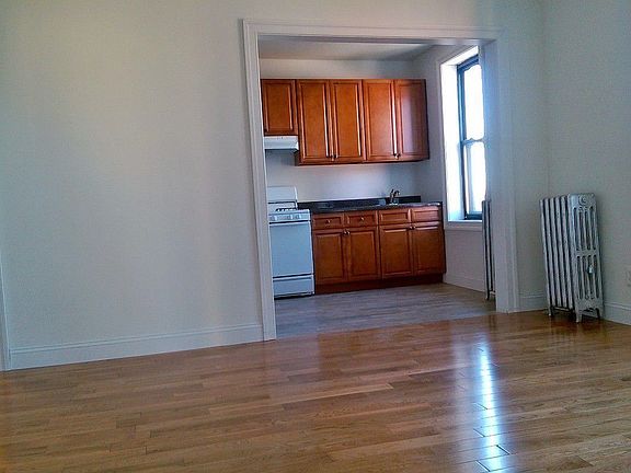 2nd image of 10802 72nd Ave APT 5C
