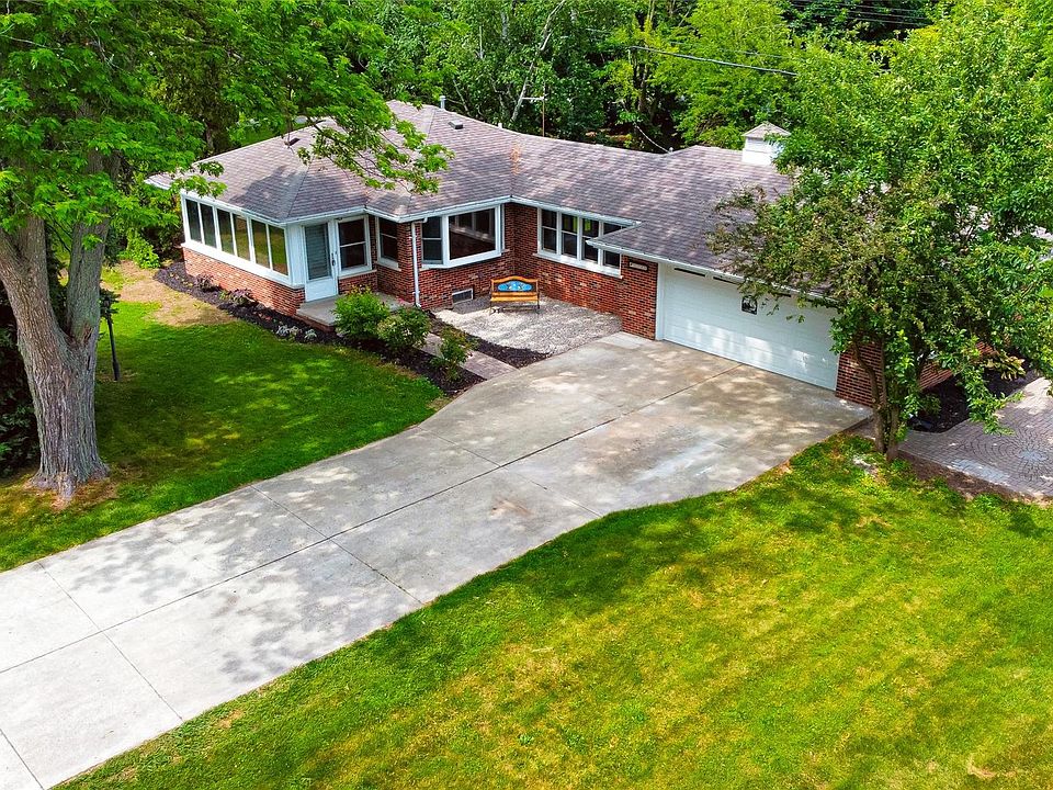 1st image of 4408 S Lake Dr