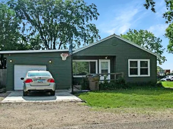 1005 43rd St SE, Minot, ND 58701