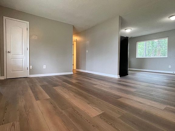 3rd image of 101 Ivey Ct