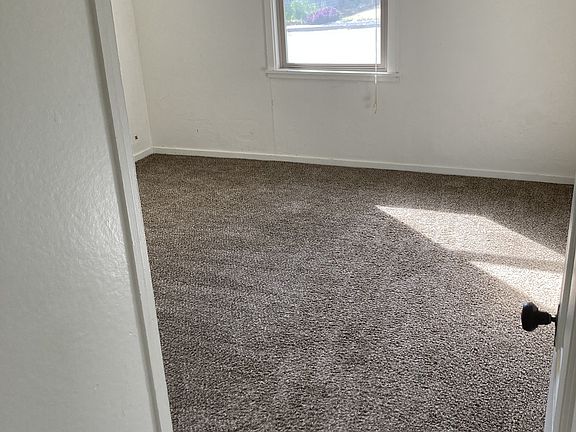 5th image of 206 Diggles St
