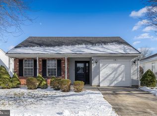 6 Fernwood Ct, Columbus, NJ 08022