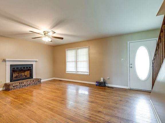 5th image of 105 Rainier Dr