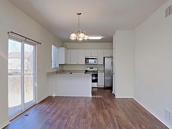 5th image of 3992 Waterman Way