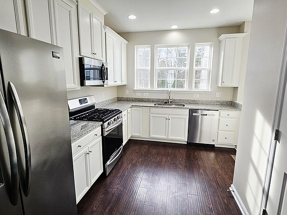 4th image of 23031 Mountain Laurel Ln