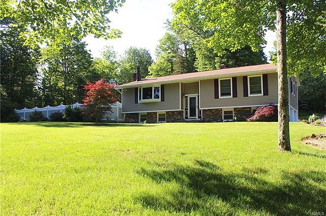 1st image of 9 Feitsma Ln