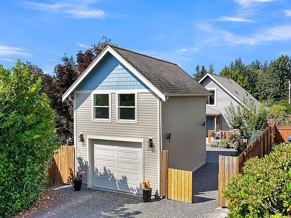 2nd image of 3813 Idaho Street