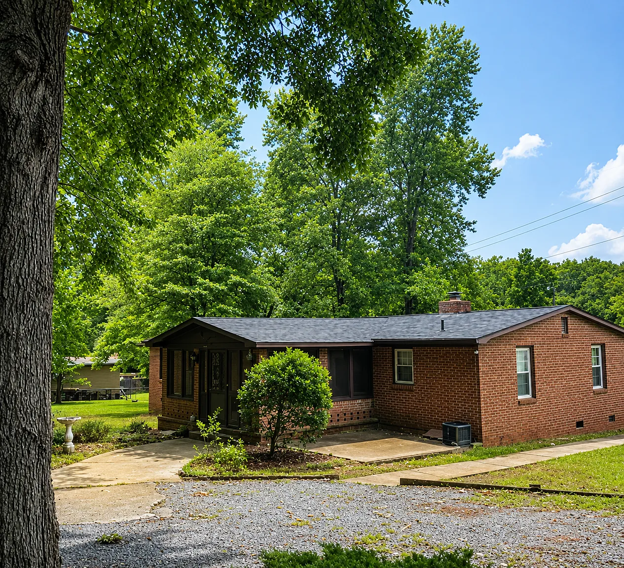 806 Labon St — Photo 1