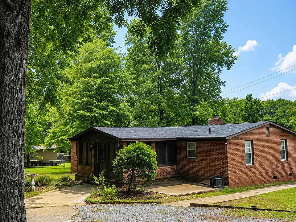 806 Labon St