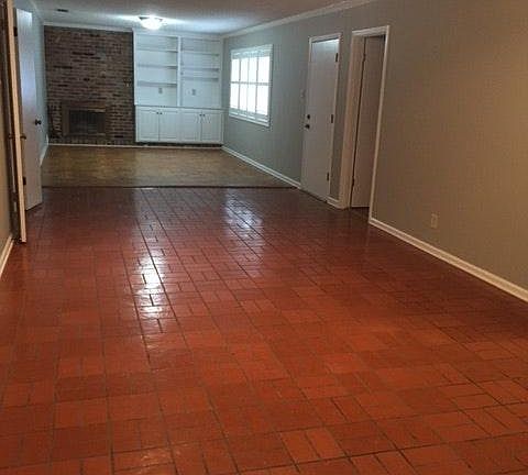 2nd image of 1613 Sarah Dr