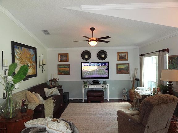 3rd image of 11612 Derby Forest Dr