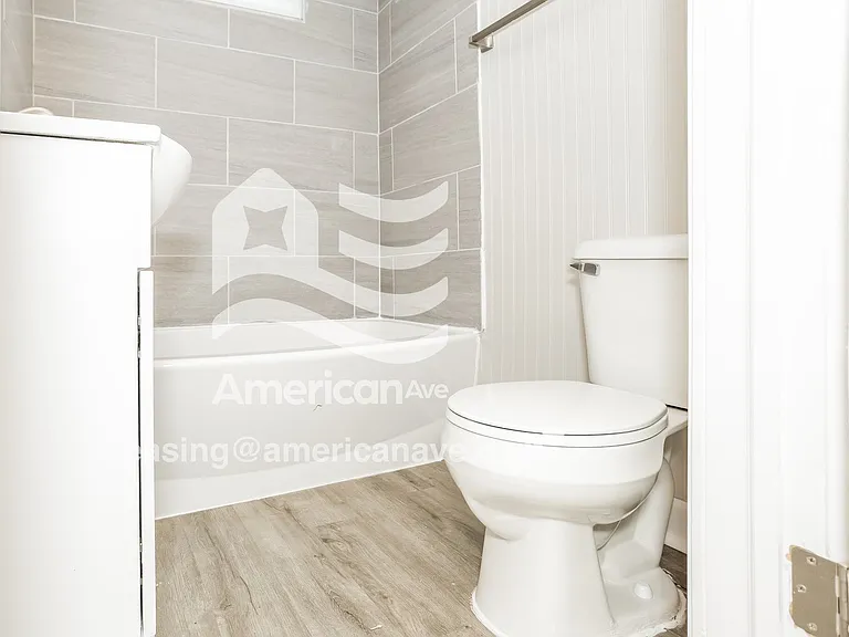 790328_014_bathroom_13925850.jpg