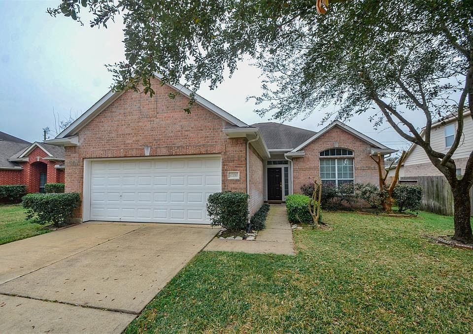 1st image of 15235 Millers Run Ln