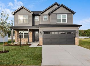 6 Connor Ct, Monticello, IL 61856