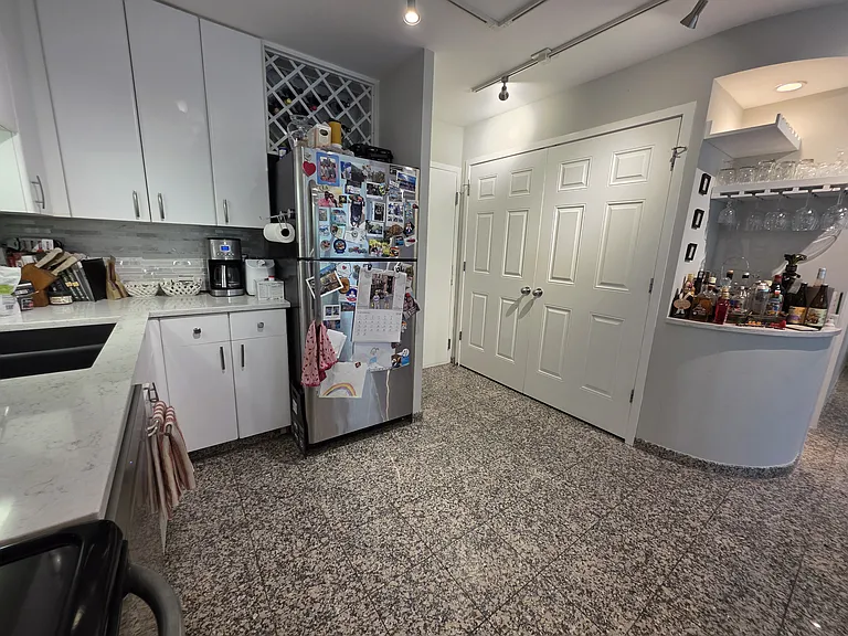 1313 N Ritchie Ct #403 — Photo 3