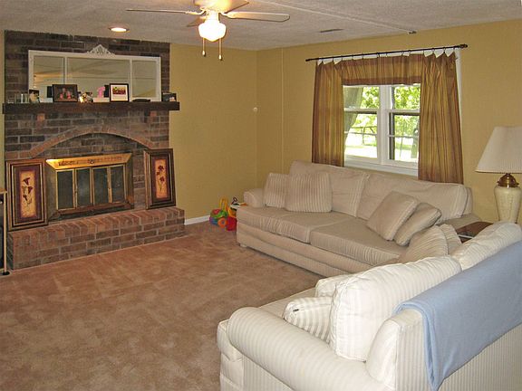 3rd image of 7502 E 126th St