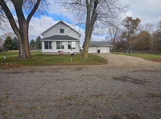 221 E Garfield St, Carson City, MI 48811