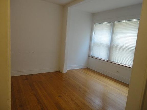 4th image of 5051 N Damen Ave Bsmt 2