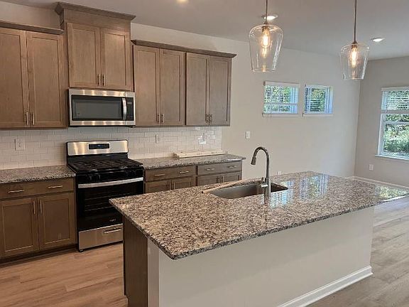 3rd image of 314 Sequoia Ln
