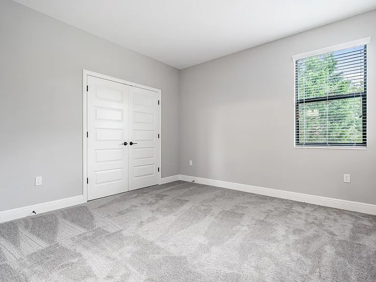 3912 S Church Ave — Photo 37