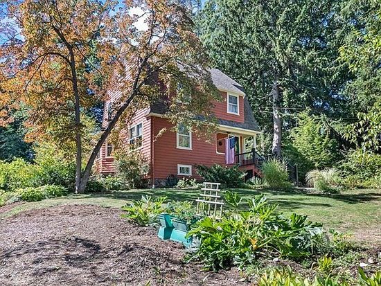 24 Clark Ln, Waltham, MA 02451