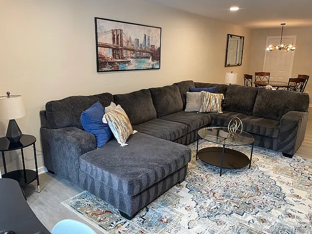 2 bed, 950 sqft, $3,250 — Photo 3