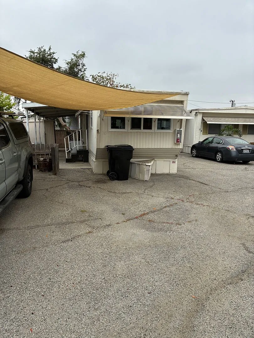 869Rand — Photo 1