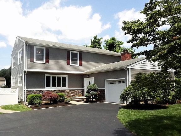 2nd image of 812 Briar Avenue