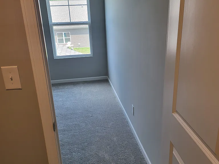 1019 Spring Hill Dr — Photo 6