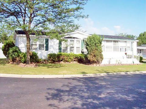 1st image of 165 Parkway Dr