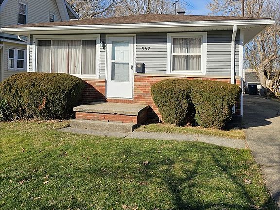 2nd image of 967 Davies Ave