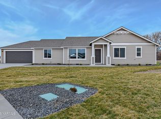 1615 Castlewood Ct Lot 303, Spec Grandview, WA 98930