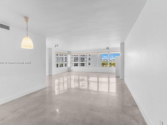 3rd image of 4925 Collins Ave #Cu-8f