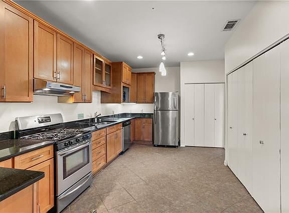 5th image of 2419 Lowerline St