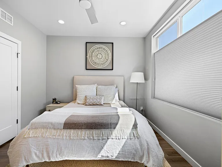 1624 N Irving St #4 — Photo 17