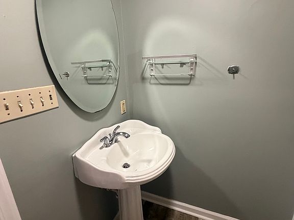 5th image of 711 Kerr St #1