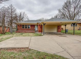 5732 E 4th Pl, Tulsa, OK 74112