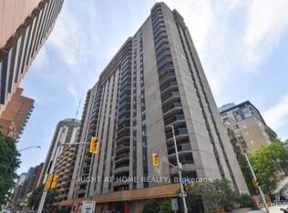 470 Laurier Ave W #2006, Ottawa, ON K1R 7W9